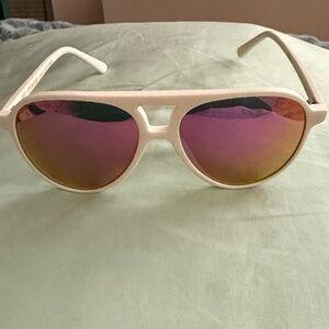 Diff Eyewear White Aviator Sunglasses with Pink Lenses